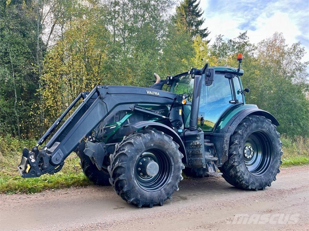 Valtra T254 Versu SmartTouch الجرارات