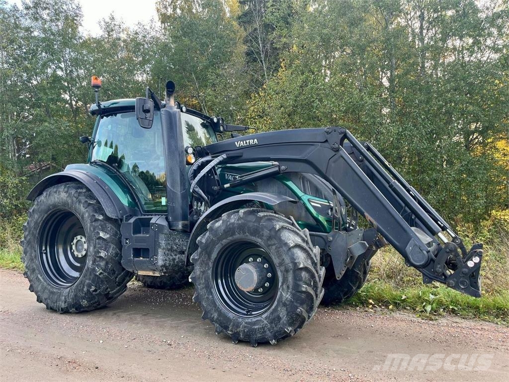 Valtra T254 Versu SmartTouch الجرارات