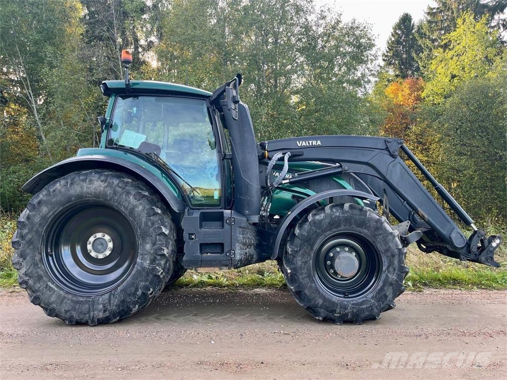 Valtra T254 Versu SmartTouch الجرارات