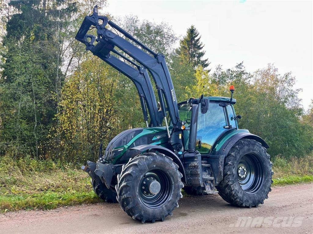 Valtra T254 Versu SmartTouch الجرارات