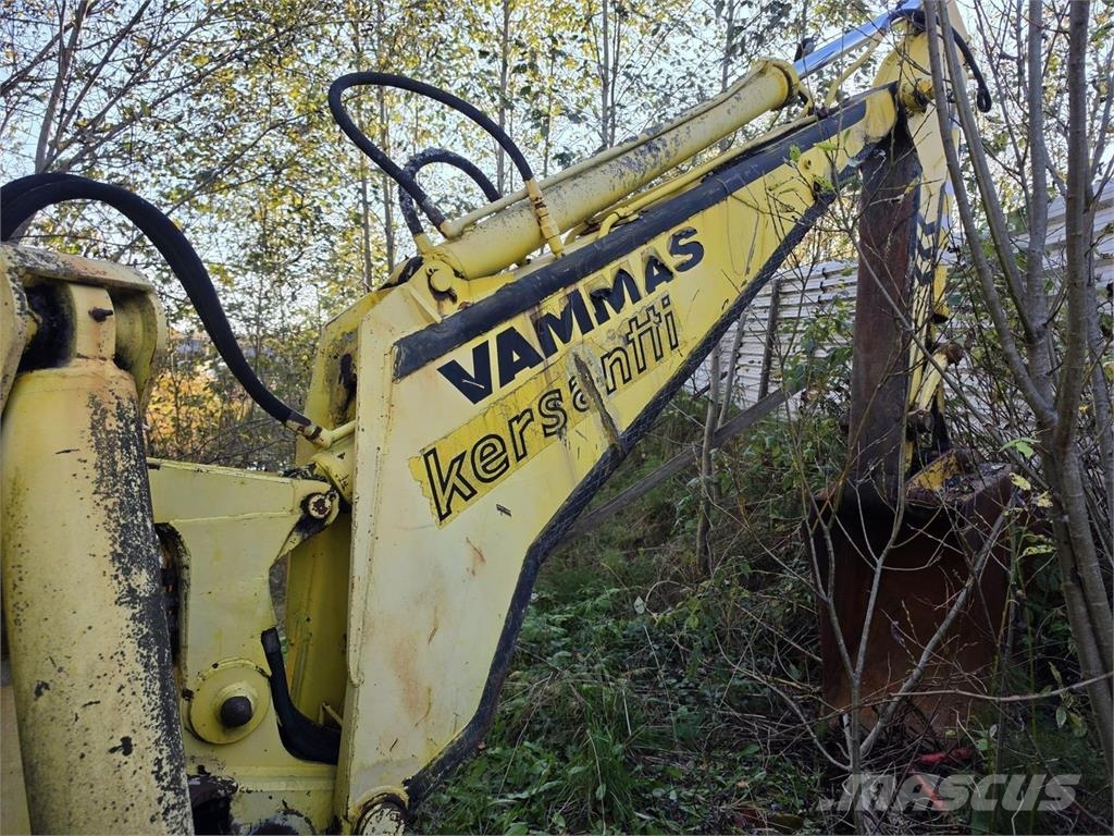 Vammas Kersantti لوادر ذات جرافات عكسية