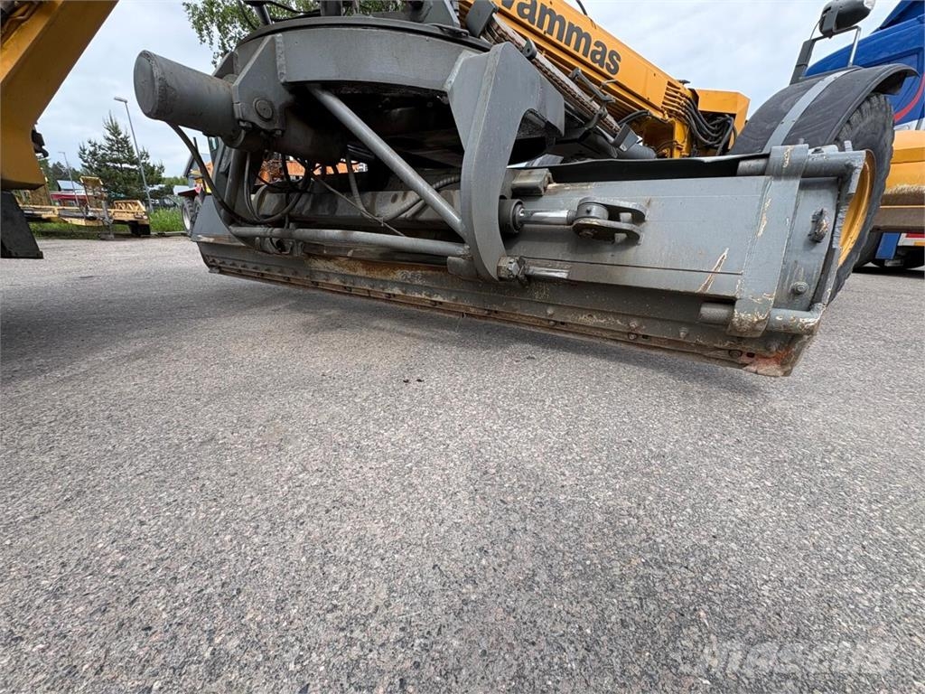 Vammas RG 181 + TRIMBLE 3D معدات تمهيد الطرق