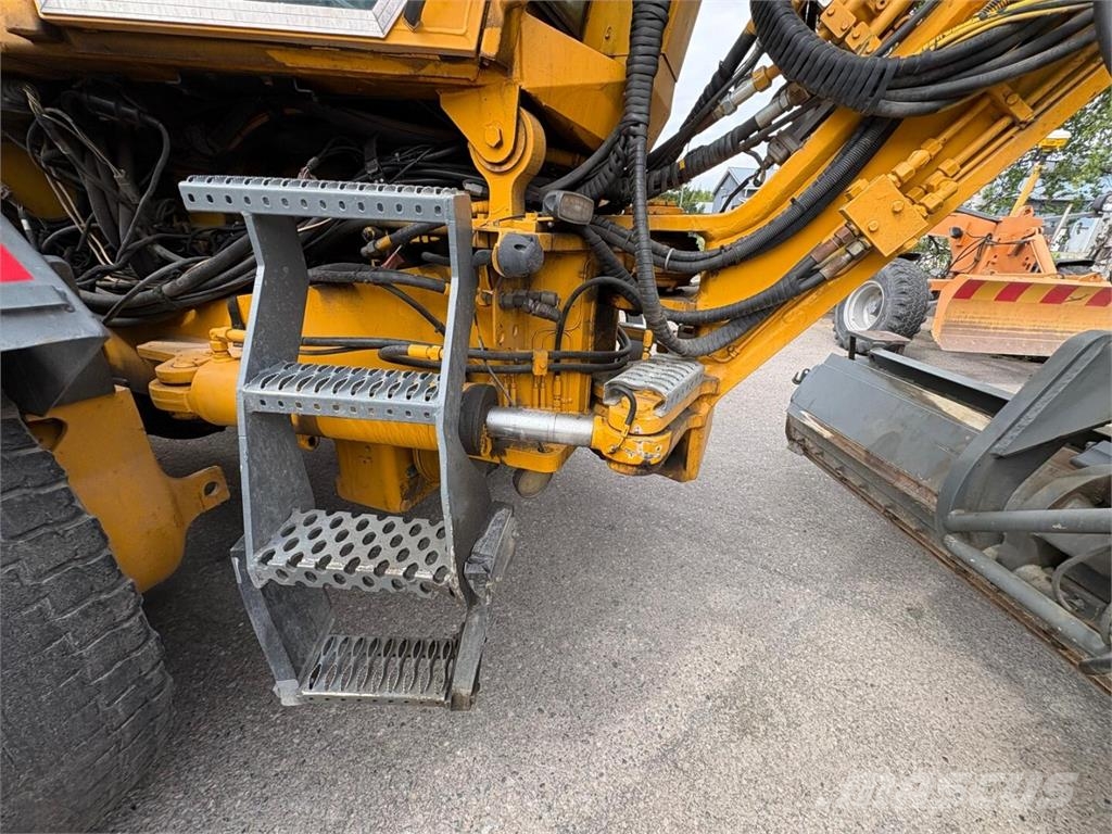 Vammas RG 181 + TRIMBLE 3D معدات تمهيد الطرق