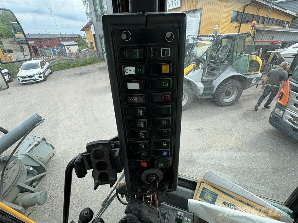 Vammas RG 181 + TRIMBLE 3D معدات تمهيد الطرق