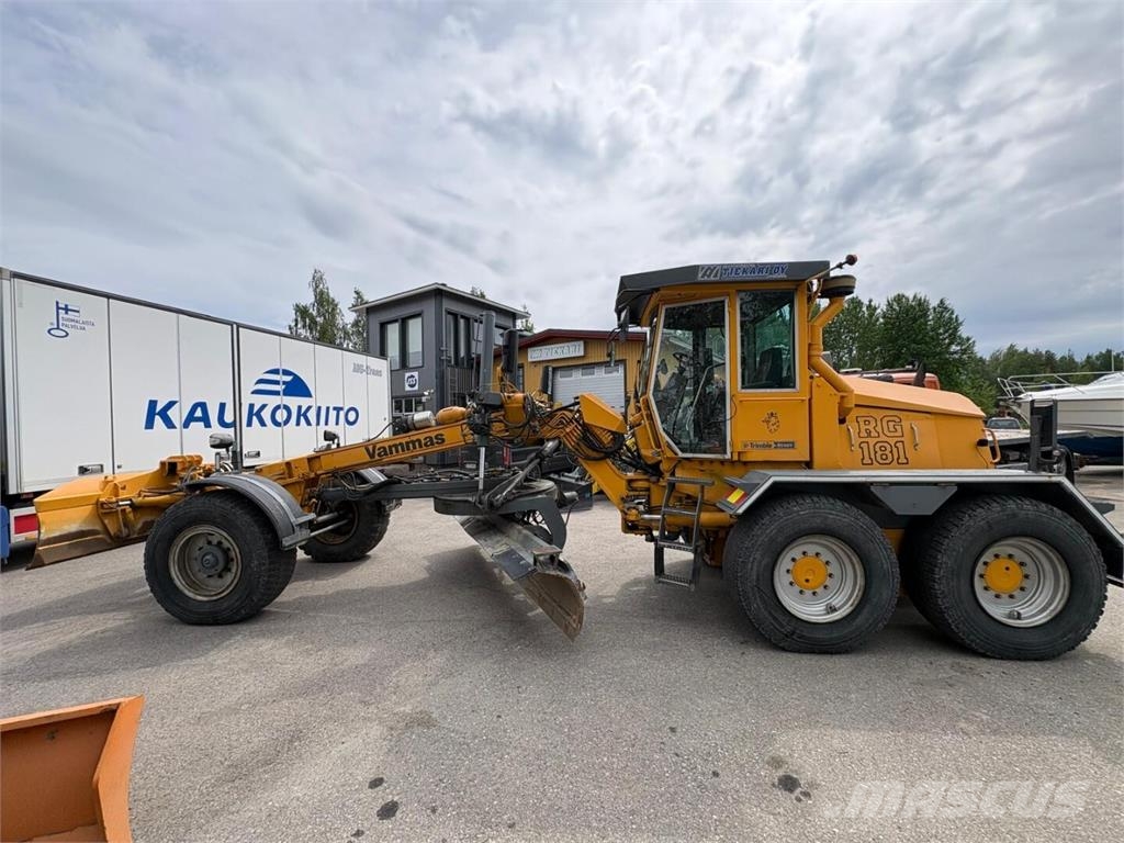 Vammas RG 181 + TRIMBLE 3D معدات تمهيد الطرق