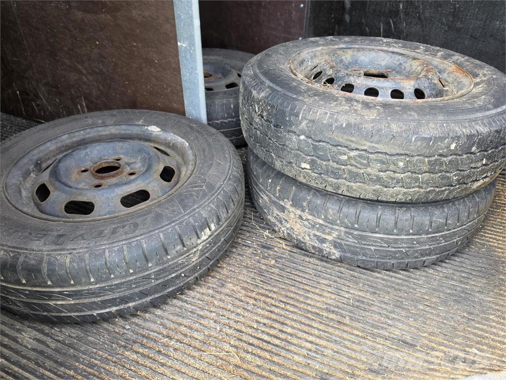 Värmlandsvagnen Hevoskuljetusperävaunu Veetransport aanhanger