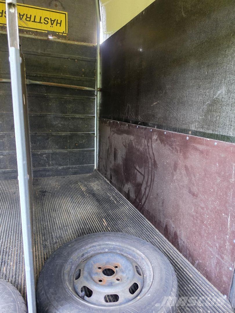Värmlandsvagnen Hevoskuljetusperävaunu Veetransport aanhanger
