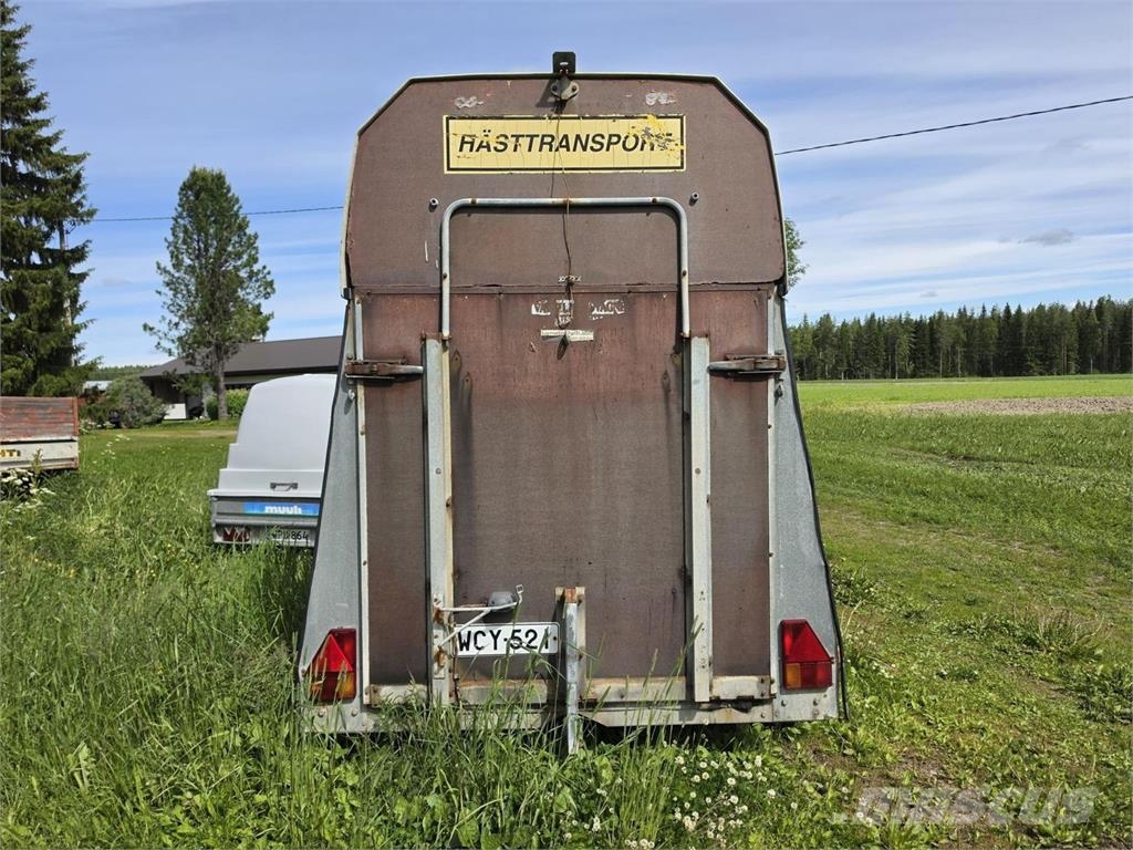 Värmlandsvagnen Hevoskuljetusperävaunu Veetransport aanhanger
