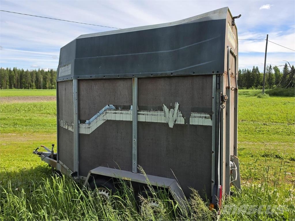Värmlandsvagnen Hevoskuljetusperävaunu Veetransport aanhanger
