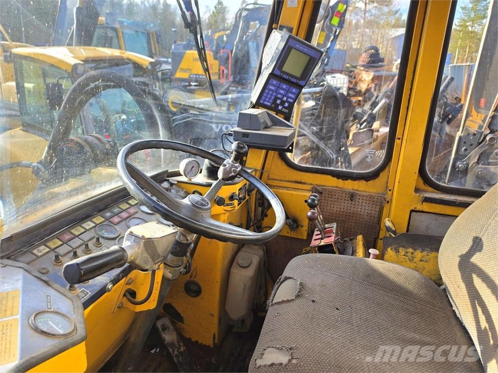 Volvo BM 4500, Vaaka لوادر بعجل
