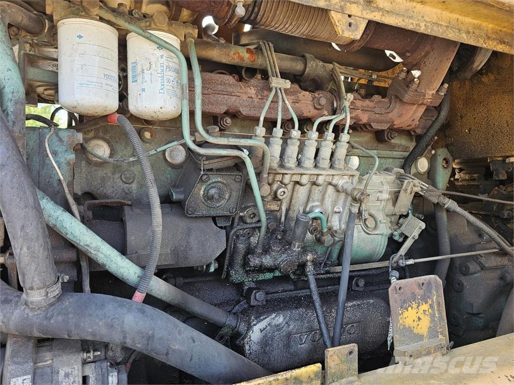 Volvo BM L120 Pale gommate