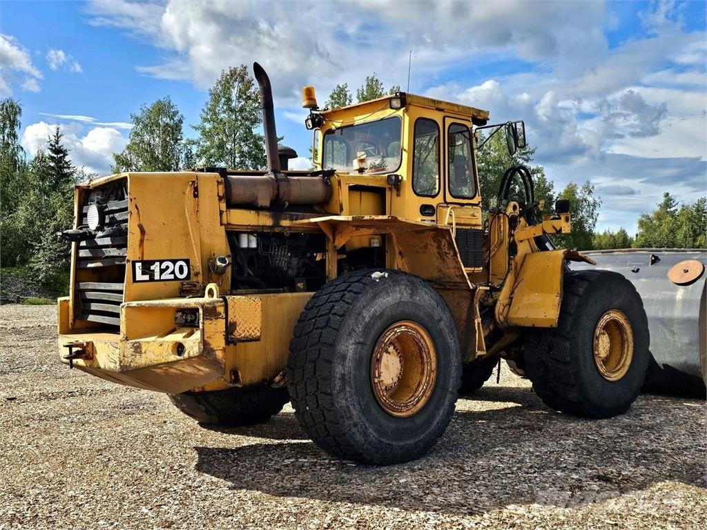 Volvo BM L120 Pale gommate