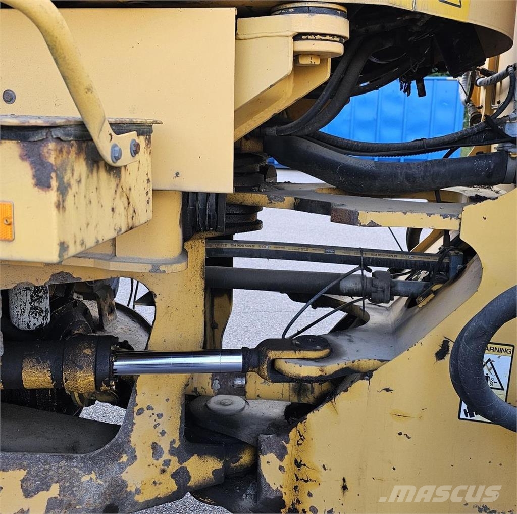 Volvo BM L120C Pale gommate