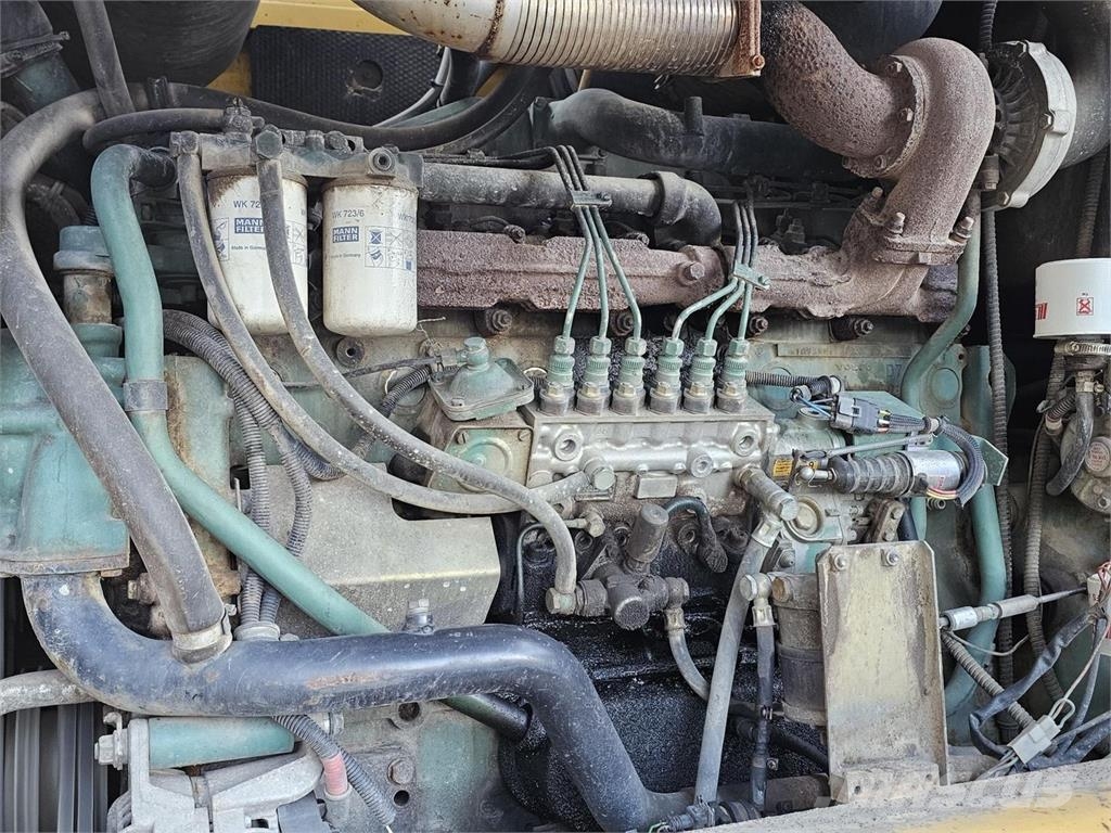 Volvo BM L120C Pale gommate