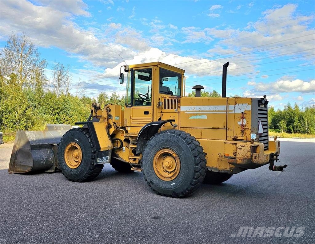 Volvo BM L120C Pale gommate
