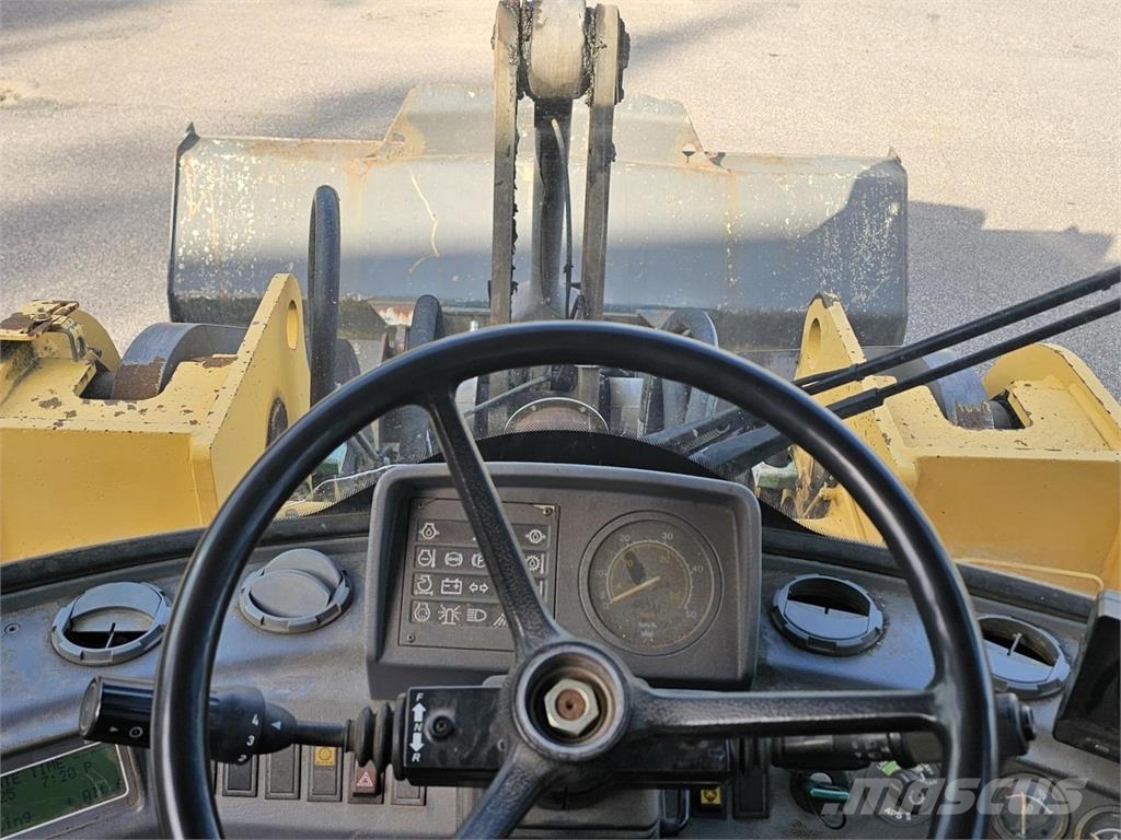 Volvo BM L120C Pale gommate