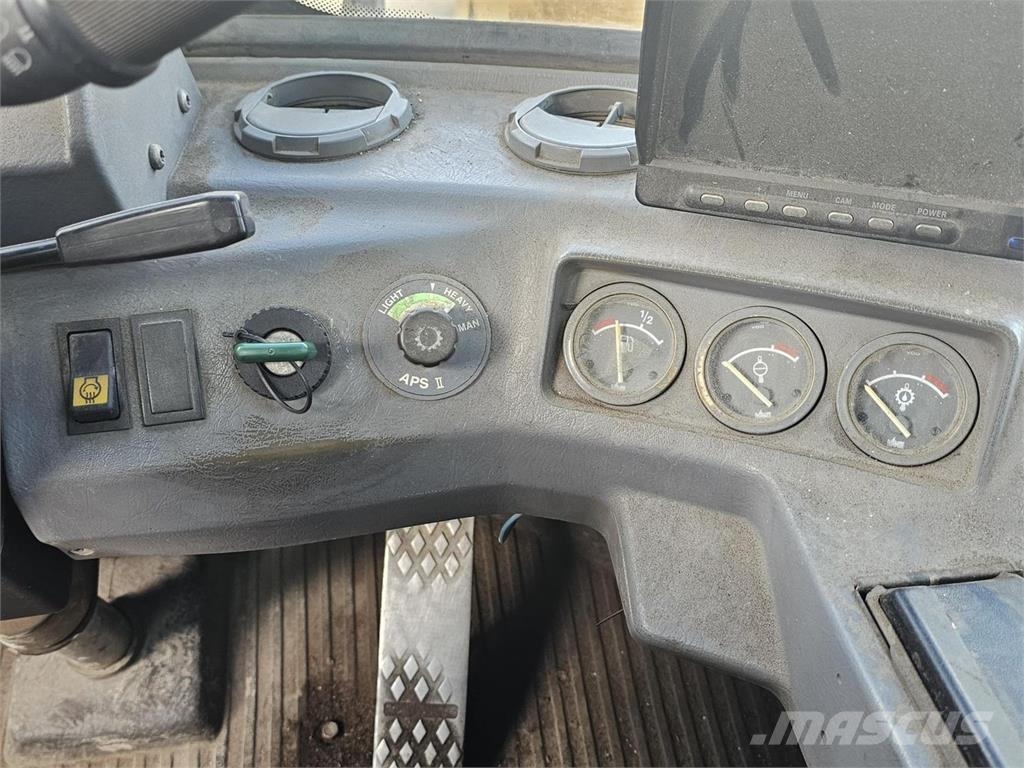 Volvo BM L120C Pale gommate