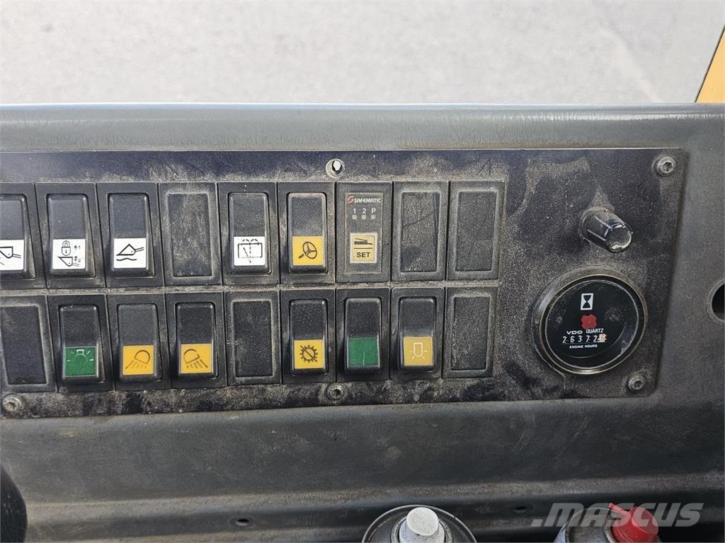 Volvo BM L120C Pale gommate