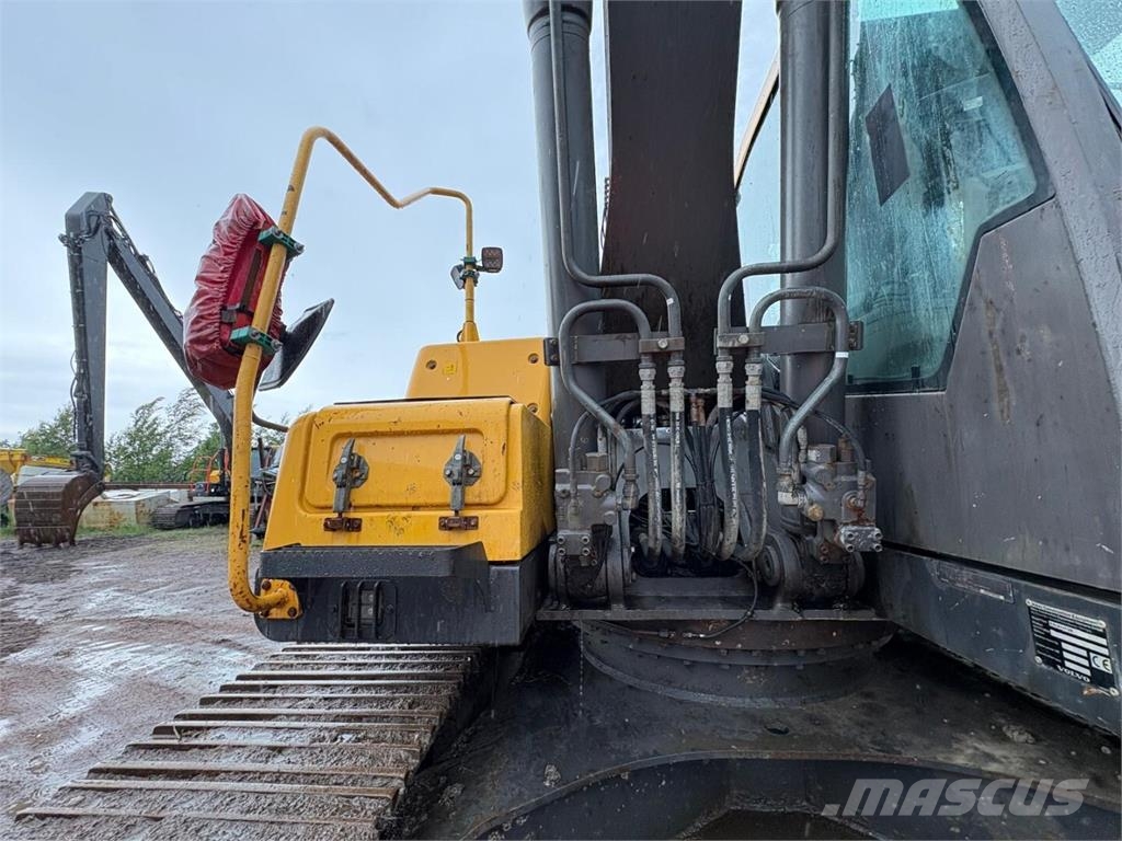 Volvo EC 220 DLR Long reach excavators