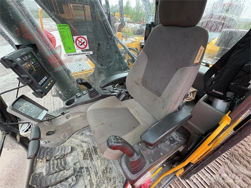 Volvo EC 220 DLR Long reach excavators