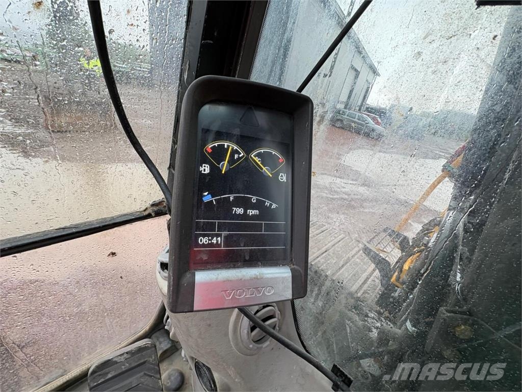 Volvo EC 220 DLR Long reach excavators