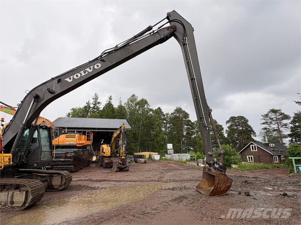 Volvo EC 220 DLR Long reach excavators