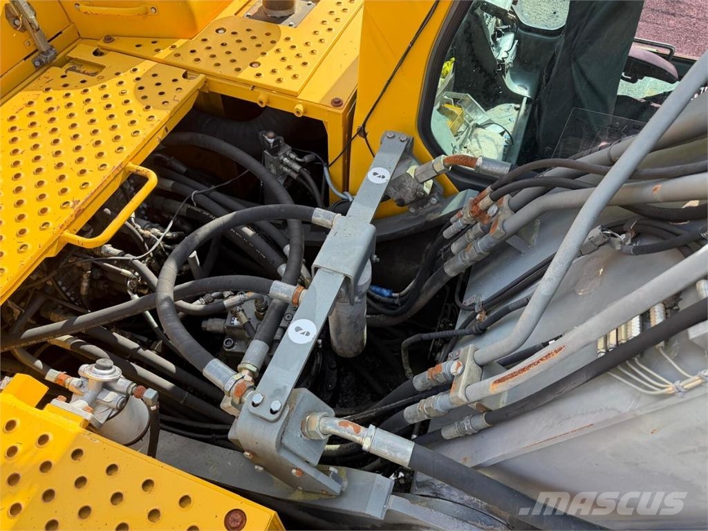Volvo EC 240 BLC Telakaivukoneet