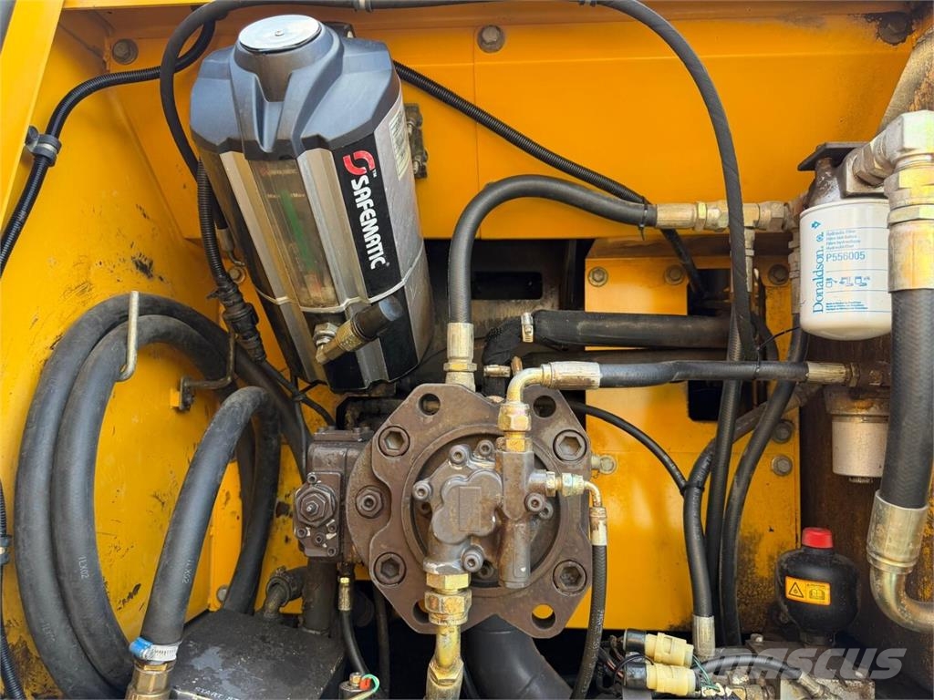 Volvo EC 240 BLC Telakaivukoneet