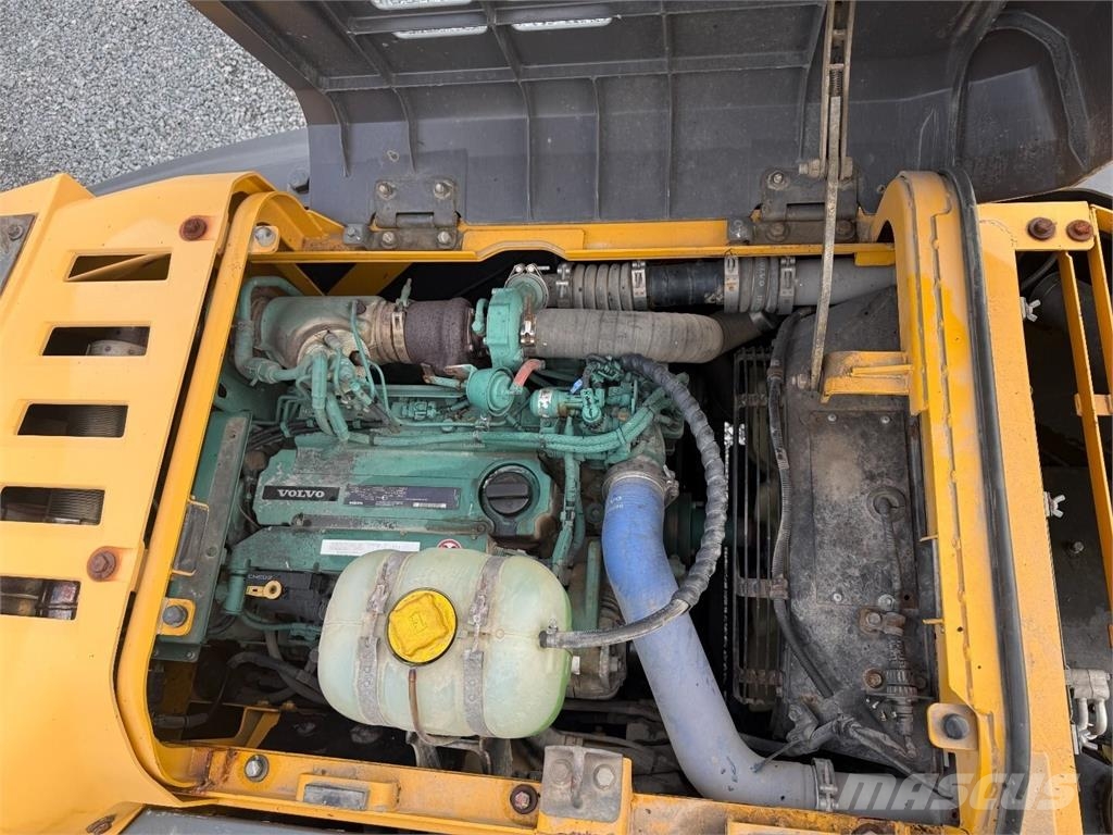 Volvo EC140 DL 대형 굴삭기 29톤 이상