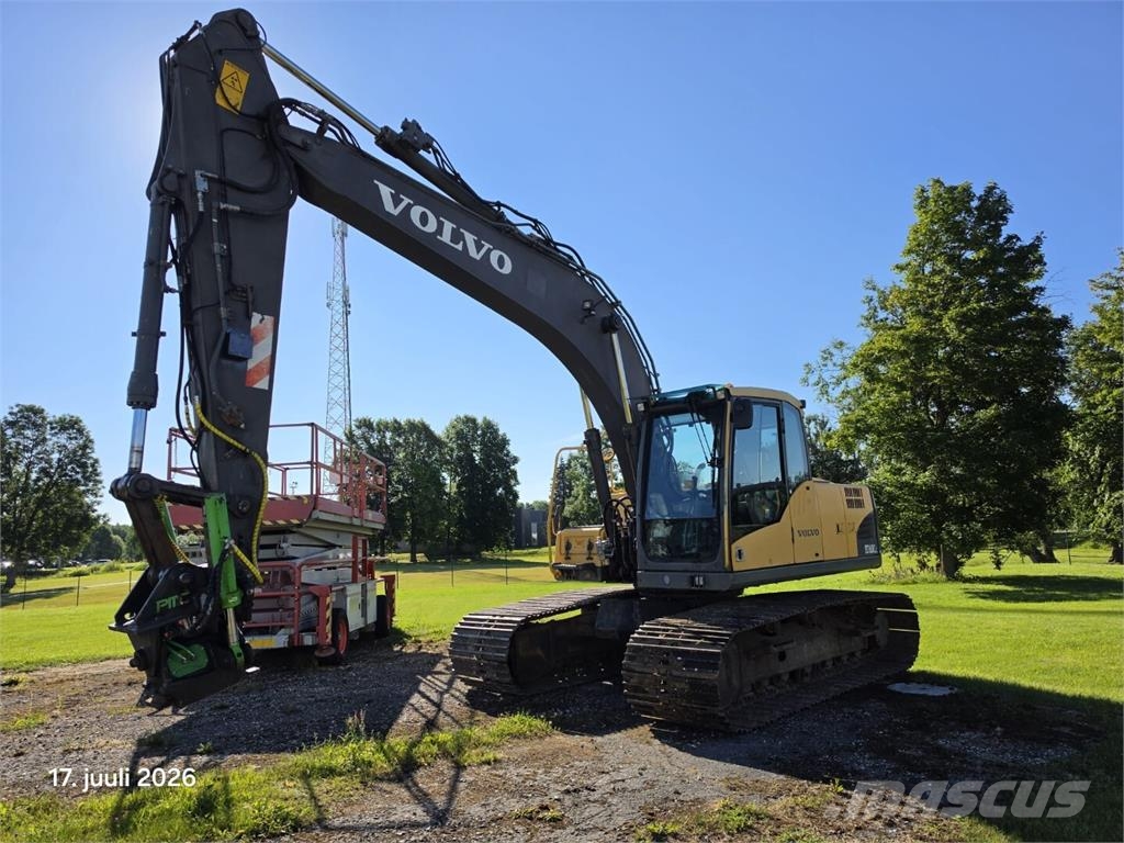 Volvo EC160 CL حفارات زحافة