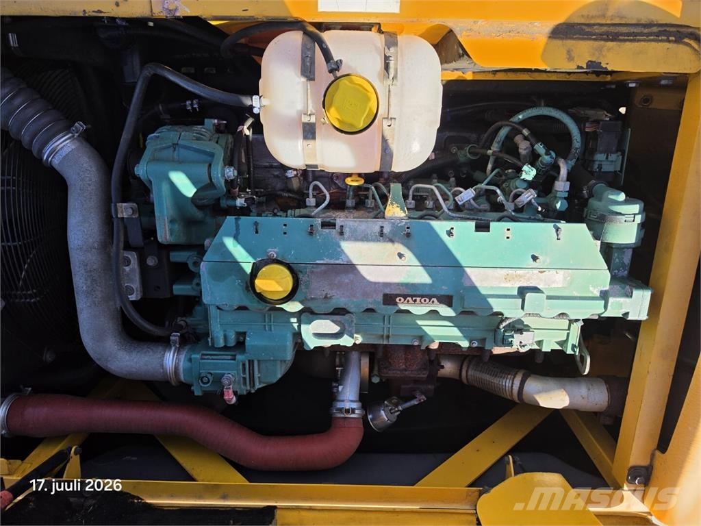 Volvo EC160 CL حفارات زحافة