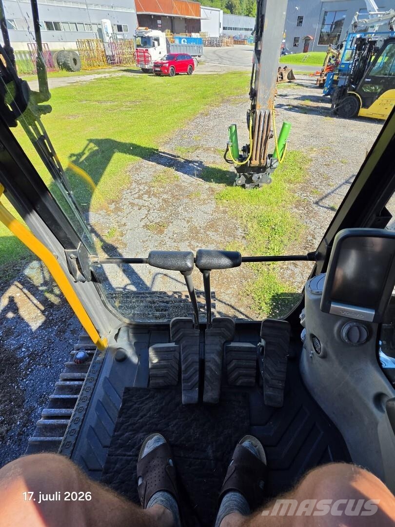 Volvo EC160 CL حفارات زحافة