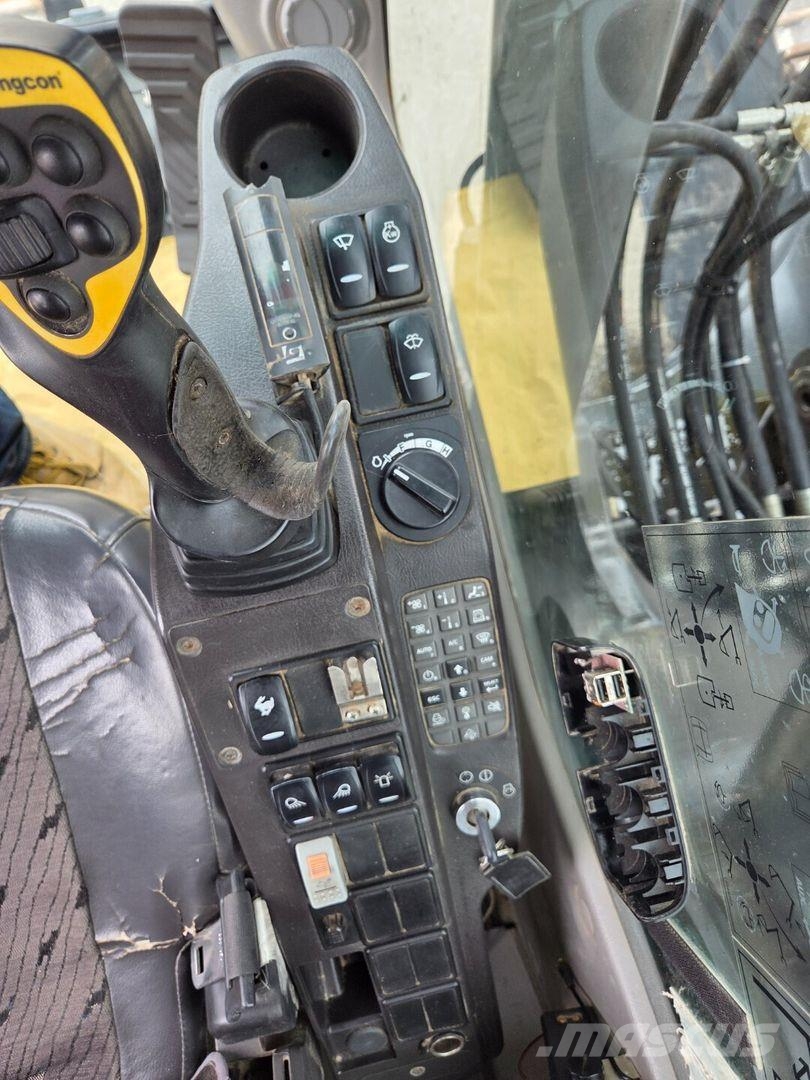 Volvo EC210CL 履带挖掘机