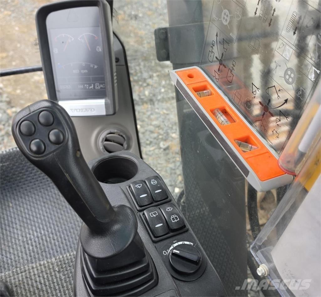 Volvo EC210CL, Webasto, Kallistuva liitin, Kauha Lánctalpas kotrók
