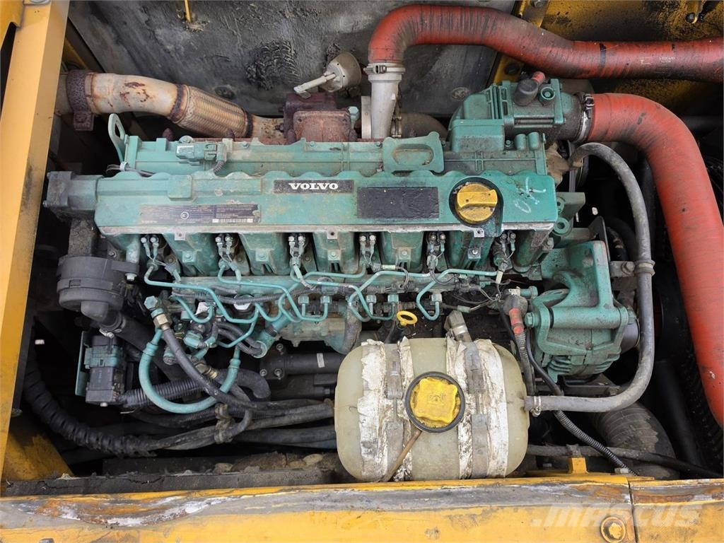 Volvo EC210CL, Webasto, Kallistuva liitin, Kauha Lánctalpas kotrók