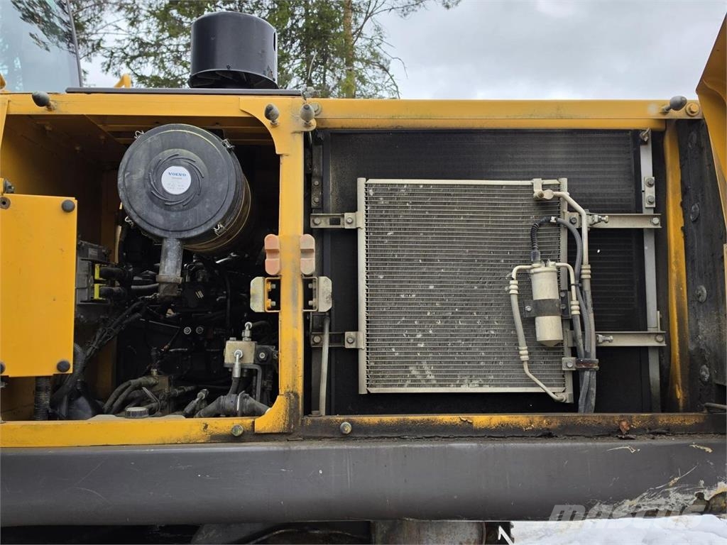 Volvo EC210CL, Webasto, Kallistuva liitin, Kauha Lánctalpas kotrók