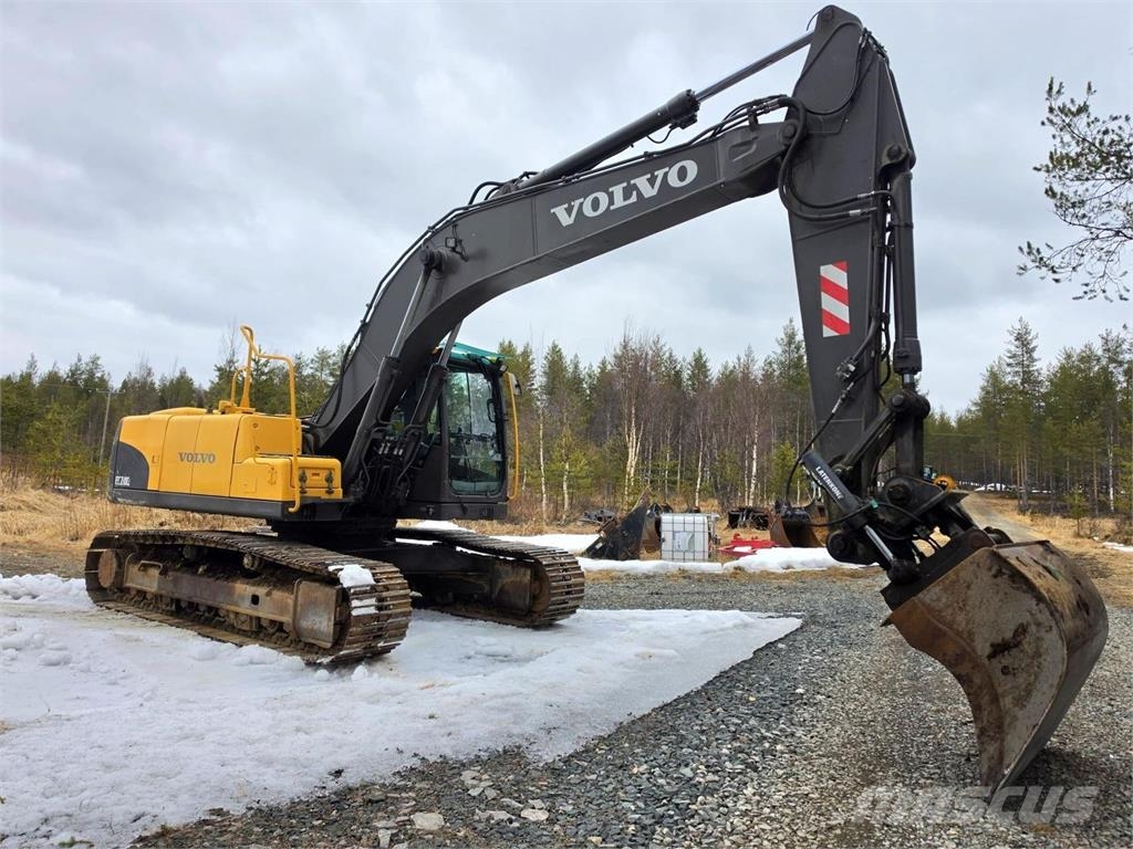 Volvo EC210CL, Webasto, Kallistuva liitin, Kauha Lánctalpas kotrók