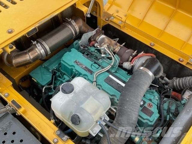 Volvo EC300DL حفارات زحافة