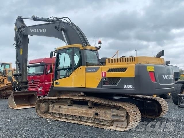 Volvo EC300DL حفارات زحافة