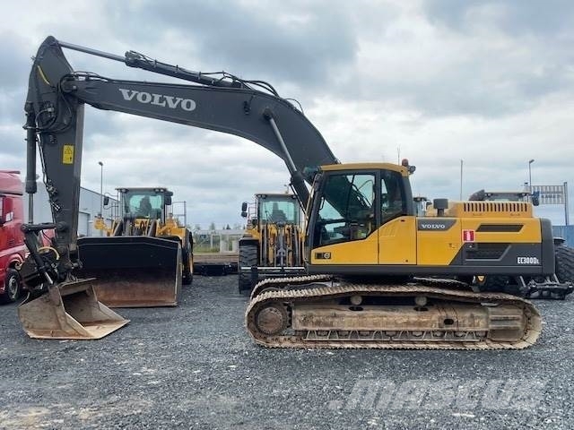 Volvo EC300DL حفارات زحافة