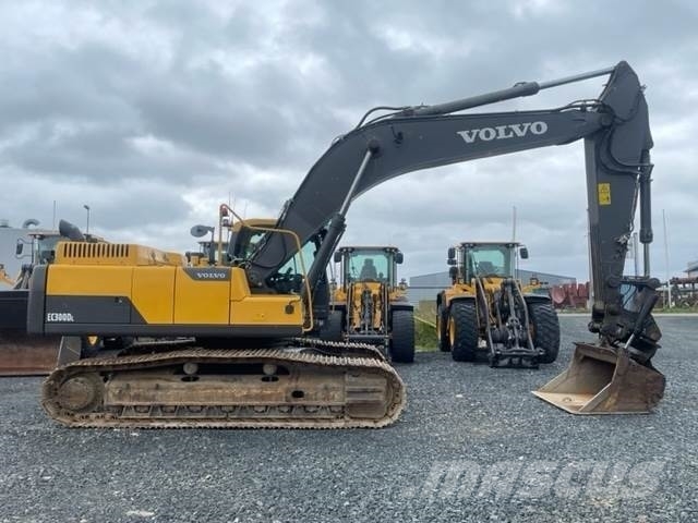 Volvo EC300DL حفارات زحافة