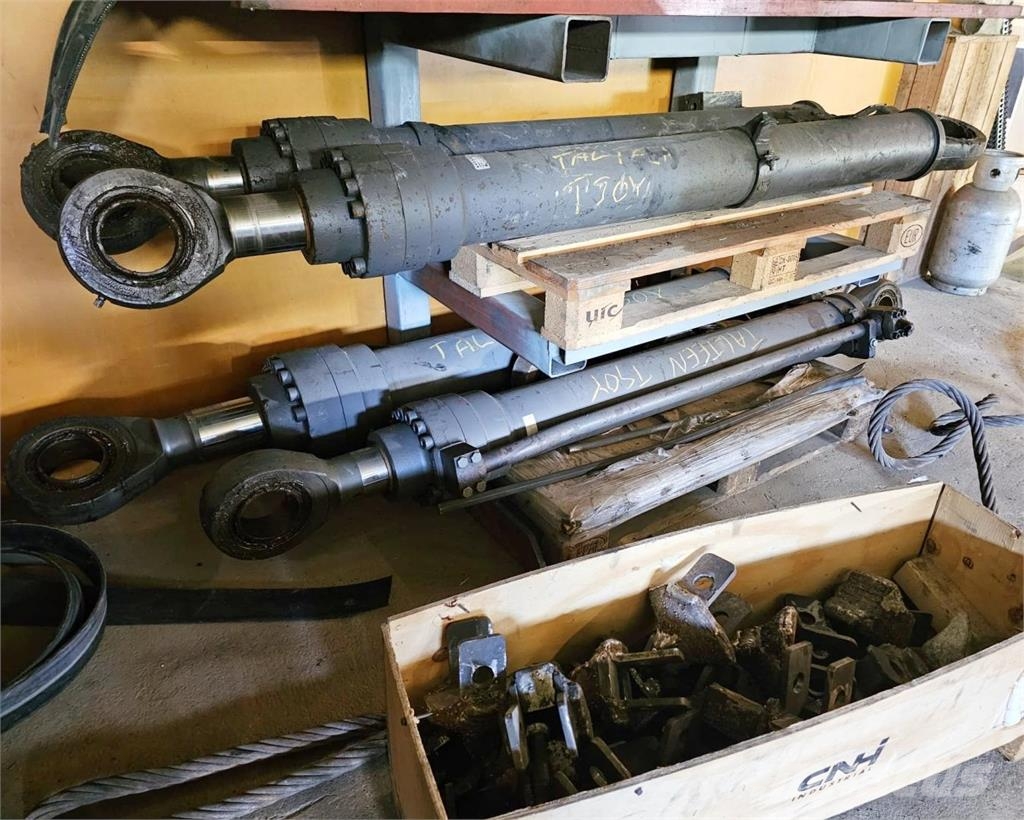 Volvo EC340 puomin sylinterit Andet tilbehør