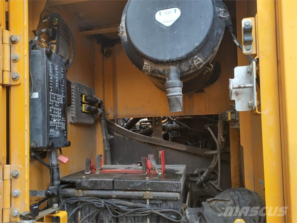 Volvo EC480EL, Webasto, Rasvari, Trimble 3D Гусеничні екскаватори
