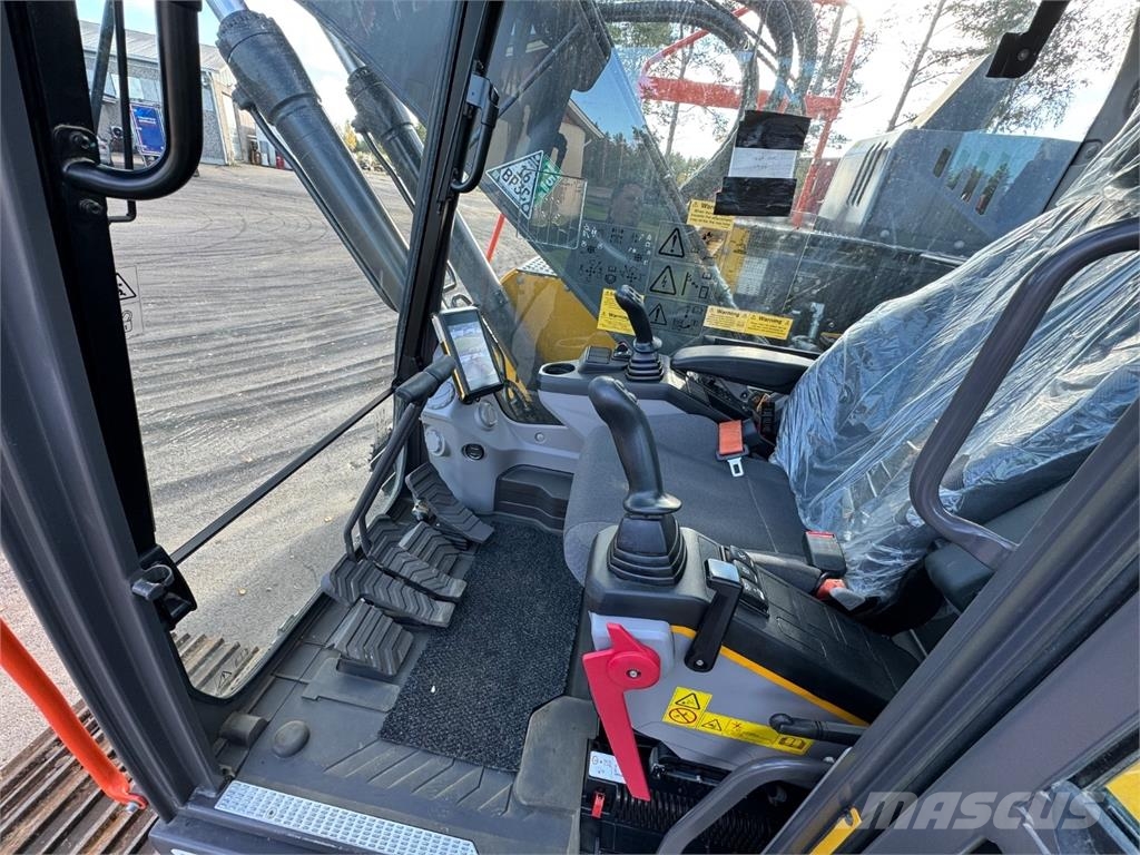 Volvo ECR 235 EL حفارات زحافة