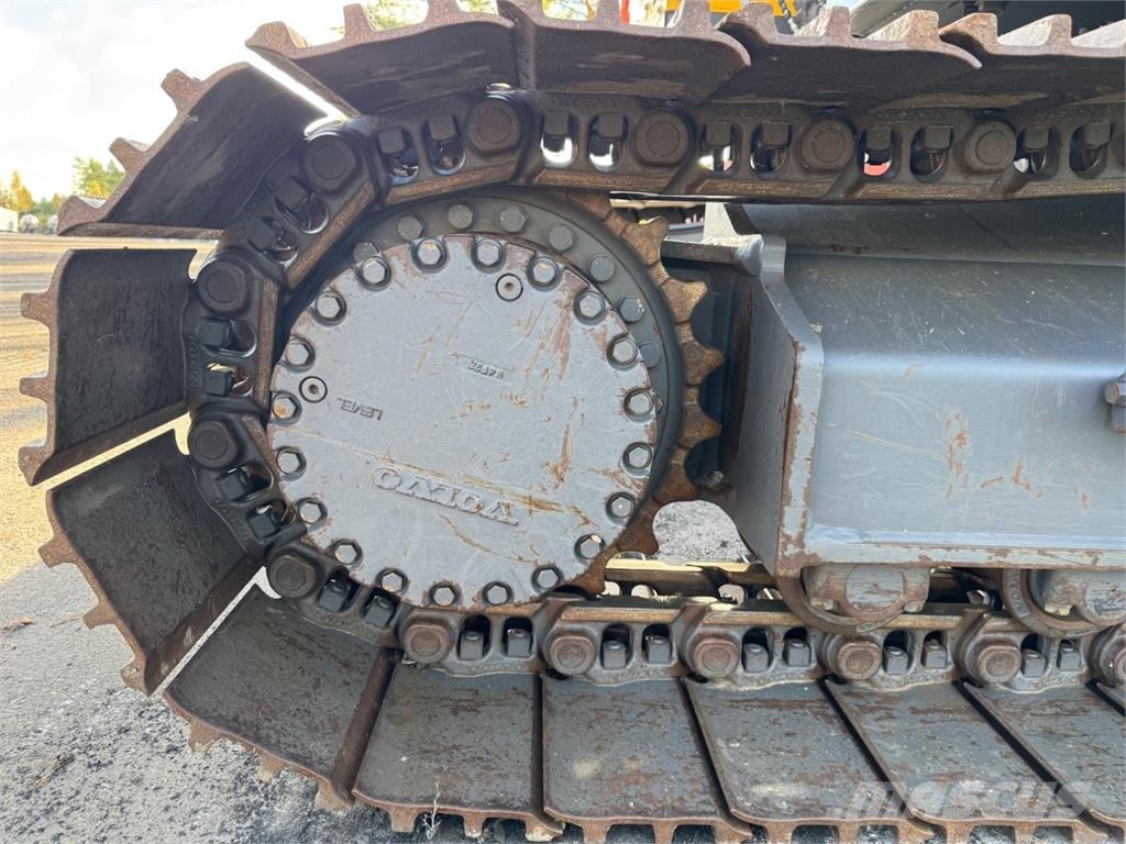 Volvo ECR 235 EL حفارات زحافة