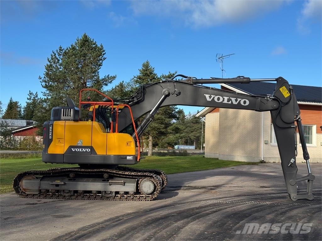 Volvo ECR 235 EL حفارات زحافة