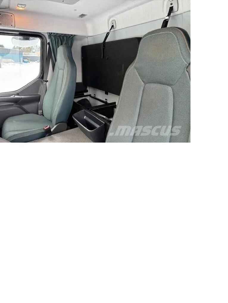 Volvo FE 280 Camiones con caja de remolque