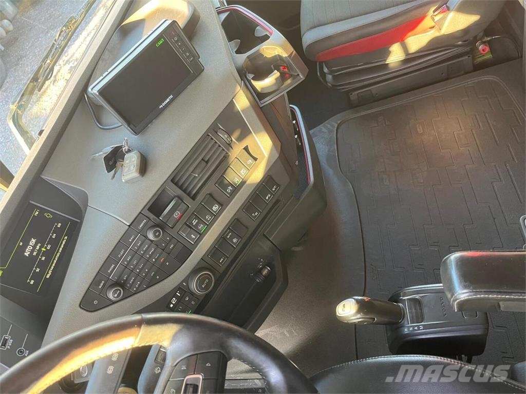 Volvo FH وحدات الجر