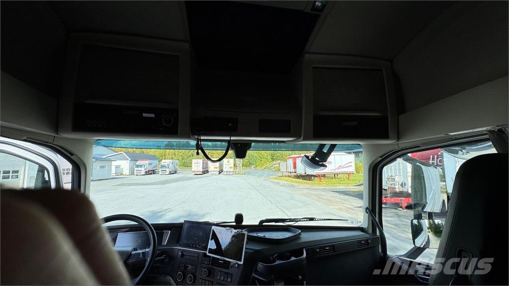 Volvo FH 500TC 8x4 Tridem Kapali kasa kamyonlar