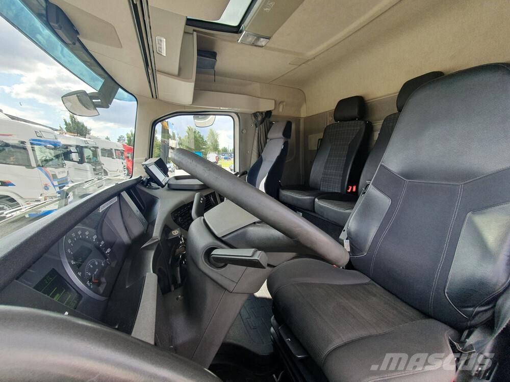 Volvo FH 6x2 -14 Camiones con caja de remolque